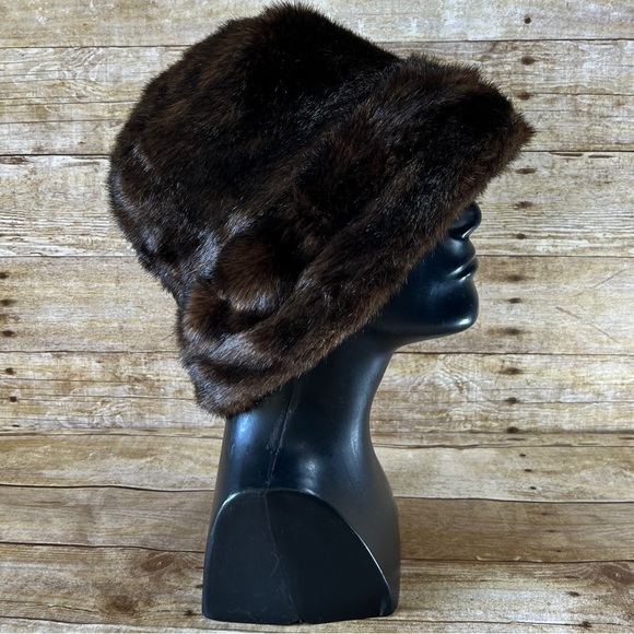 Luxurious One Size Womens Brown Fur Hat - Picture 7 of 11